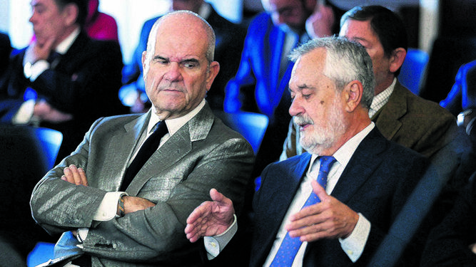 Los ex presidentes Chaves y Griñán, en el juicio de los ERE.