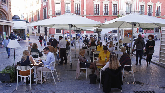 Domingo de veladores llenos en Sevilla