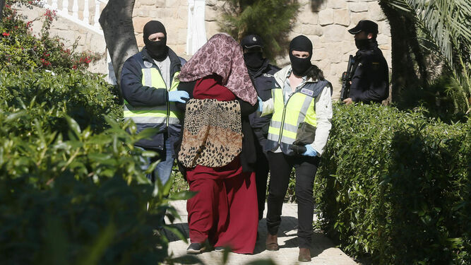 Detención en Alicante de la esposa de un yihadista español
