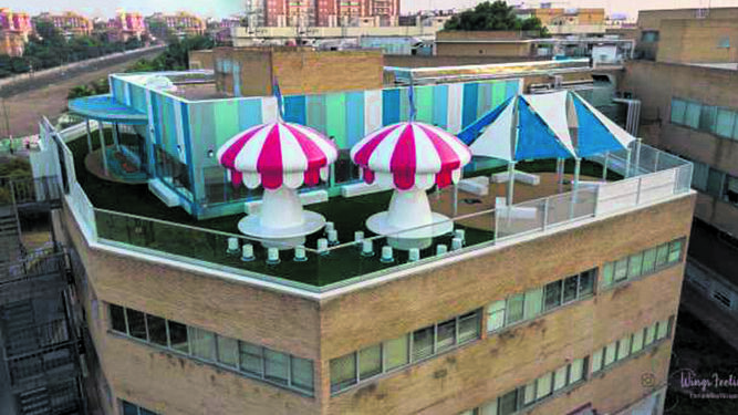 De La Azotea Azul a Tu Casa Azul. Esta es la azotea de juegos al aire libre del Hospital Infantil creada con la solidaridad de los ciudadanos.