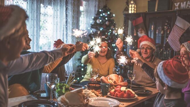 En Navidad es habitual disfrutar de la comida, la bebida y la buena compañía, pero pasarse puede tener consecuencias en el cuerpo.