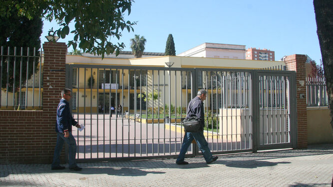 Entrada principal al Colegio Portaceli, en cuyos terrenos se levantará la nueva residencia de estudiantes universitarios.