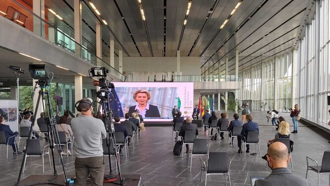 La presidenta de la Comisión Europea, Ursula von der Layer, inauguró la jornada de manera telemática en Fibes