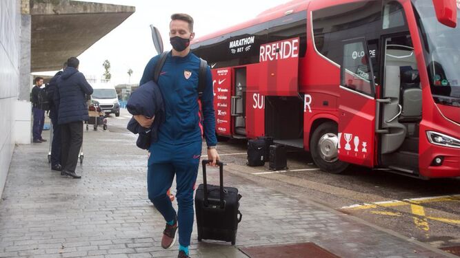 Luuk de Jong, a su llegada al aeropuerto de Sevilla.
