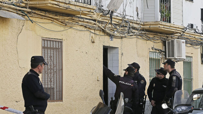 Policías nacionales, en una operación anterior en Los Pajaritos.