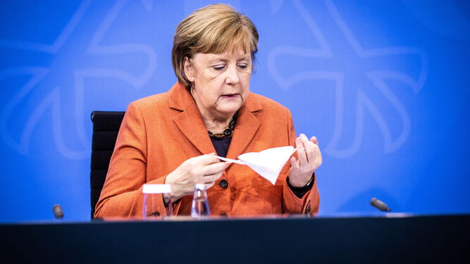 Angela Merkel anuncia un "confinamiento duro" en Alemania, este domingo.