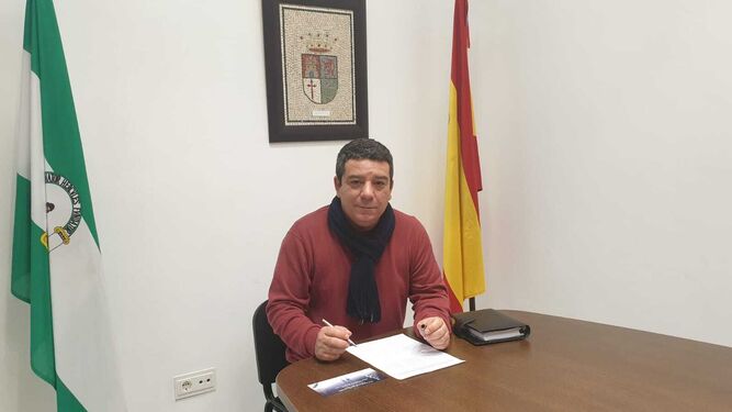 El alcalde de Almadén de la Plata, Carlos Raigada (Cs).