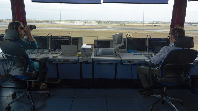 Torre de control del aeropuerto de Sevilla