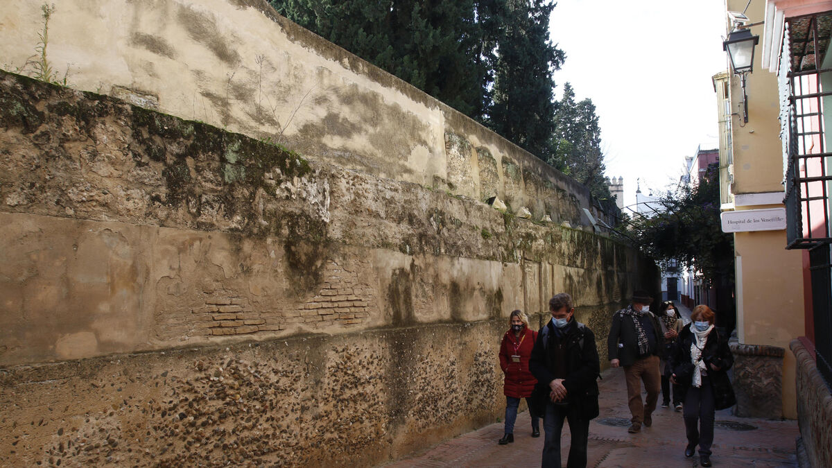 La muralla del Callejón del Agua, de la que se eliminaron casas adosadas.