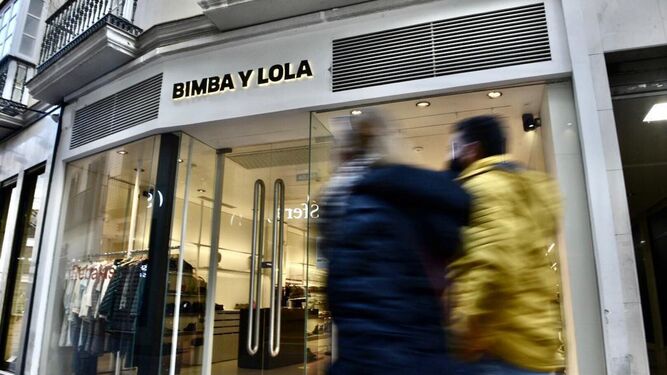 La tienda Bimba y Lola de la calle Rioja, donde se ha cometido el robo.