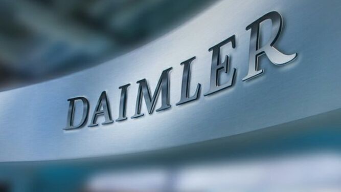 Logo de Daimler en unas de sus fábricas