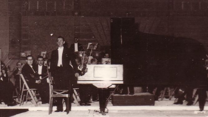 Manuel Castillo en 1951 con la Orquesta de Madrid.
