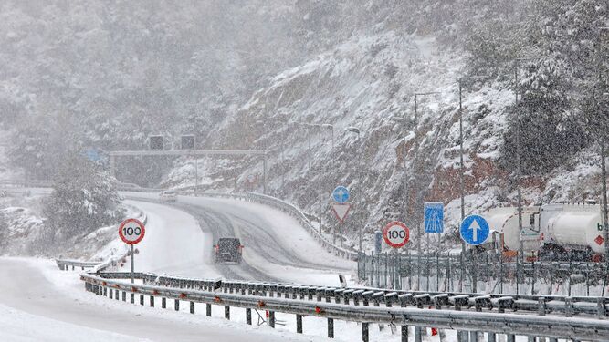 Una de las carreteras españolas afectadas por la borrasca Filomena