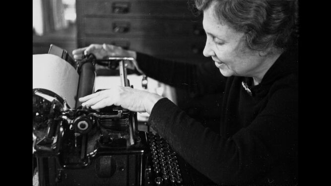Una imagen de la escritora y activista sordociega norteamericana Helen Keller.