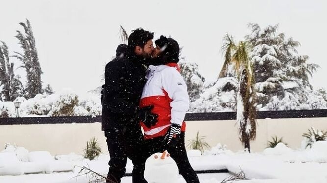 Paula Echevarr&iacute;a y Miguel Torres, feliz embarazo en la nevada