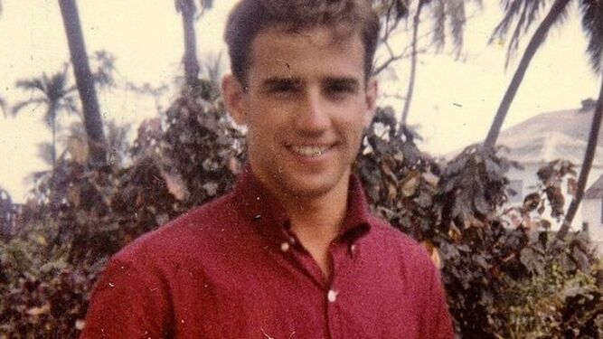 Joe Biden en una imagen de juventud compartida por él mismo en Instagram