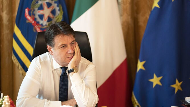 El dimitido primer ministro Giuseppe Conte, en su oficina del Palacio Chigi, en Roma.
