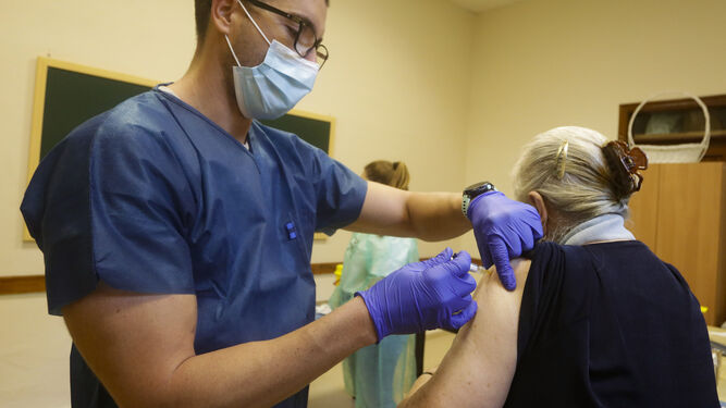 Las vacunas contra el coronavirus siguen generando incertidumbre.