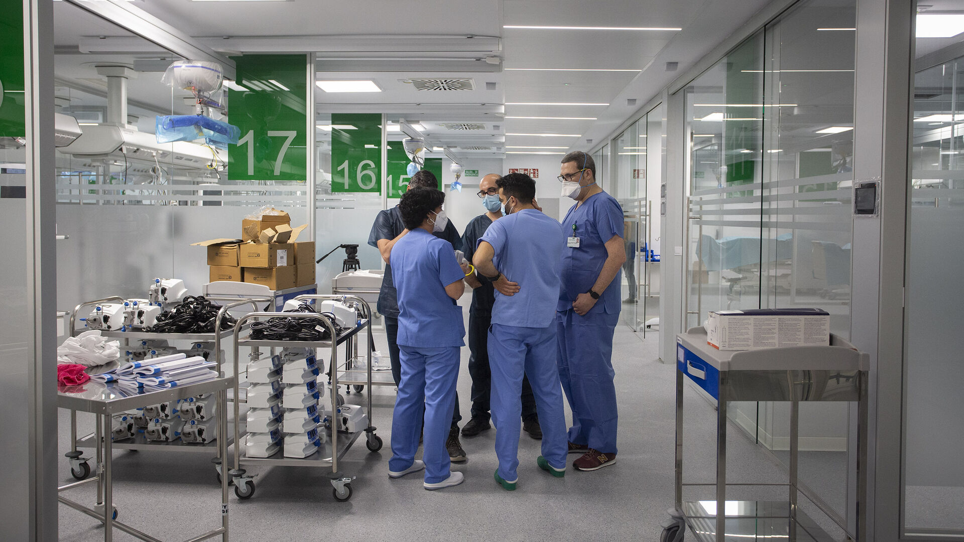Las im&aacute;genes de la visita al interior del Hospital Militar de Sevilla