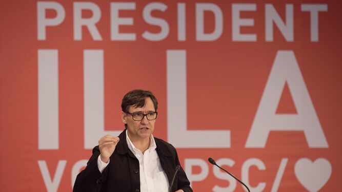 El candidato del PSC, Salvador Illa, durante un acto electoral en Tarragona.