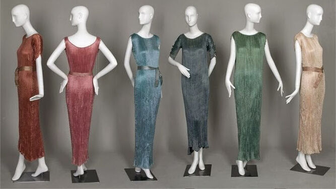 Colección de vestidos Delphos, una de las aportaciones de Mariano Fortuny a la moda.