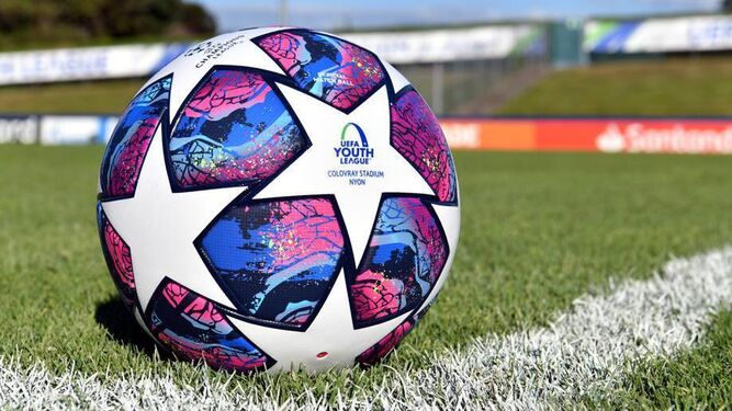 Balón oficial de la Youth League, con el mismo formato que el de la Liga de Campeones.