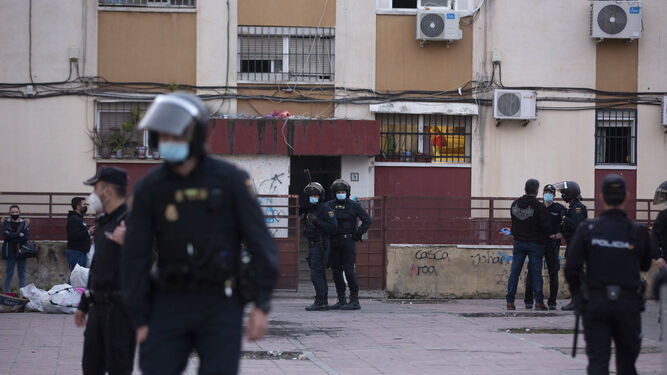 La redada de la Policía Nacional en el Polígono Norte de Sevilla, en imágenes