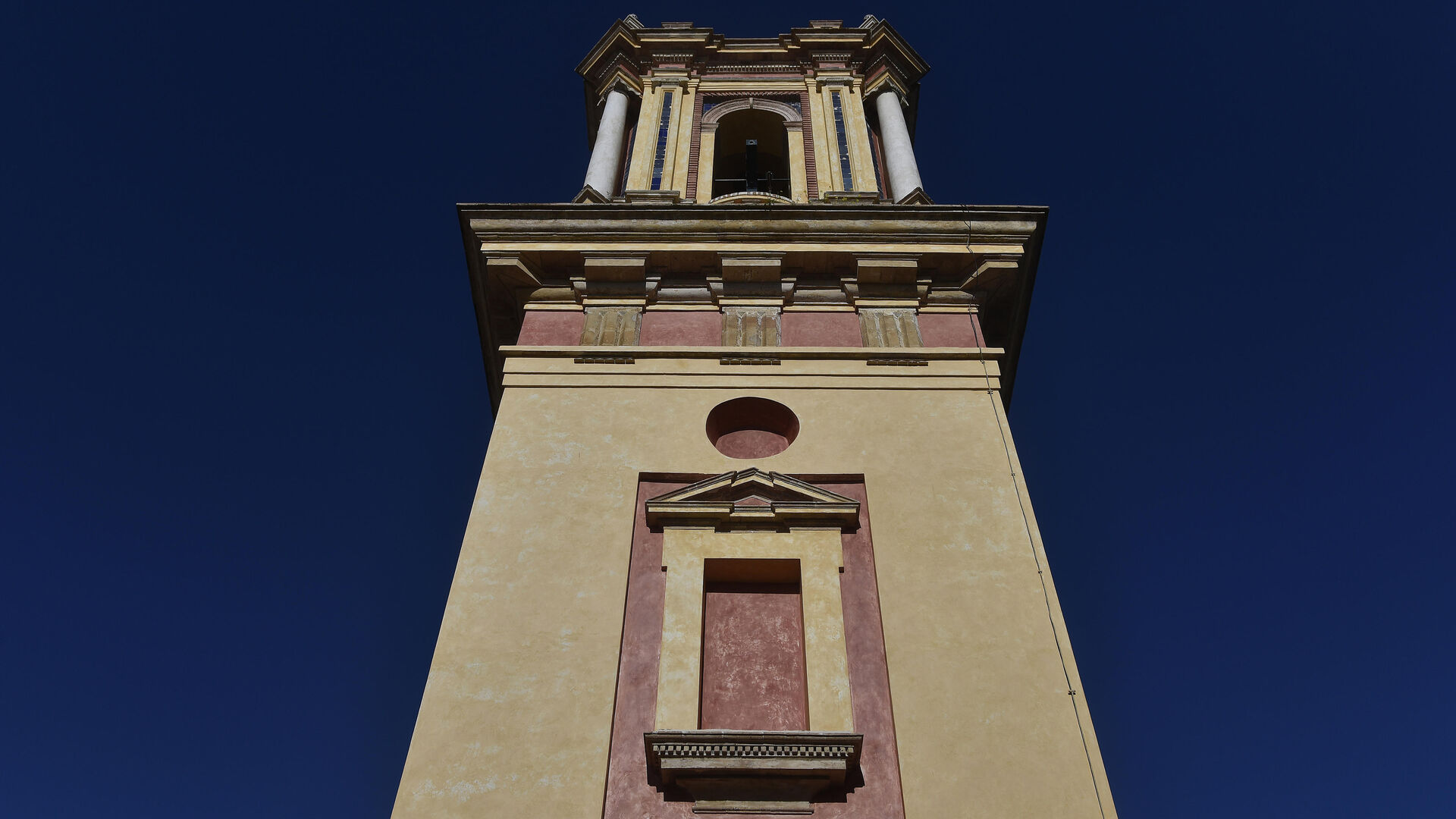 La torre de San Bartolom&eacute; recuper&oacute; su cromatismo oficial tras la restauraci&oacute;n