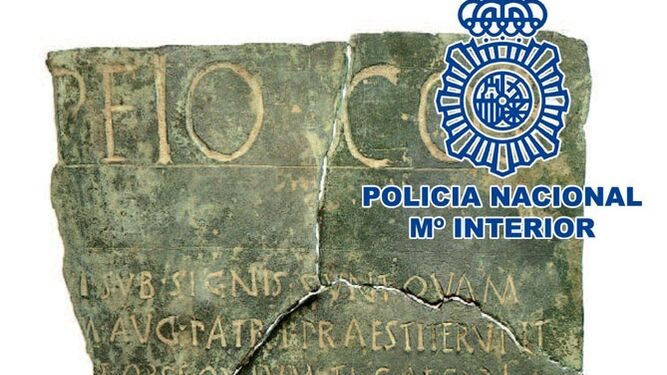 El documento romano recuperado por la Policía.