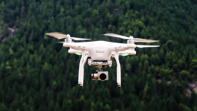 El uso de los drones requiere del uso de comunicaciones robustas, seguras y estables como la red 5G.