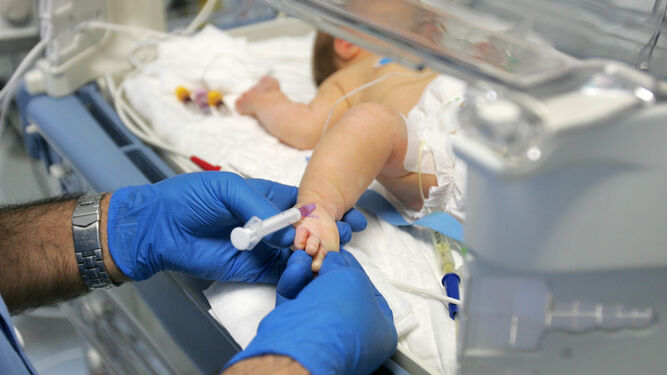 Menos del 1% de los recién nacidos de madre con Covid se infecta