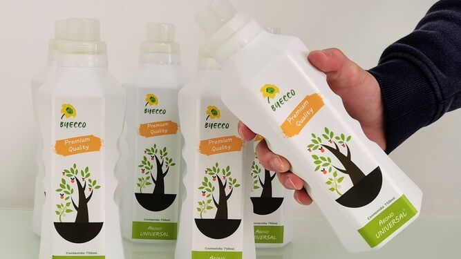 El nuevo fertilizante de la firma, Universal, es un abono líquido para la nutrición de las plantas.