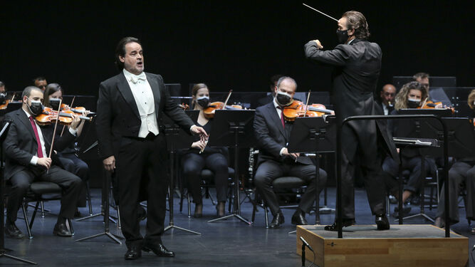 La OFM con su nuevo titular en un recital junto al tenor José Bros en noviembre de 2020.