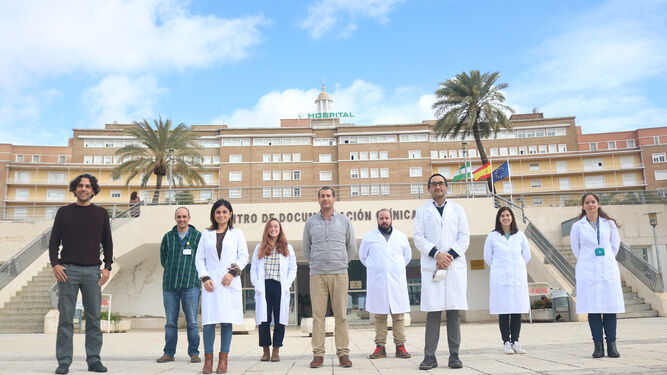 Grupo de profesionales del Hospital Virgen del Rocio, autores de las investigaciones