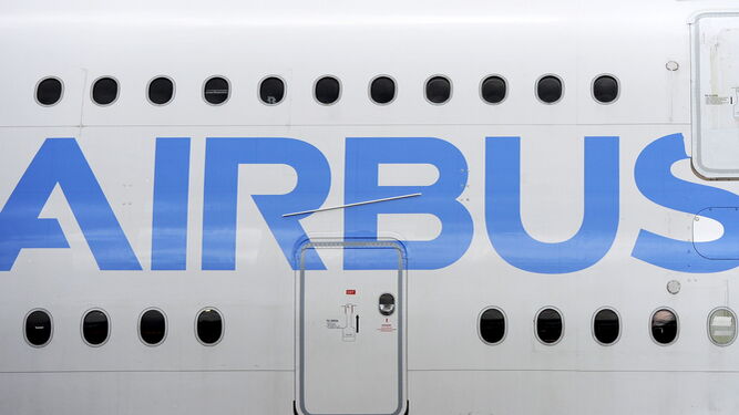 Avión con el logo de Airbus