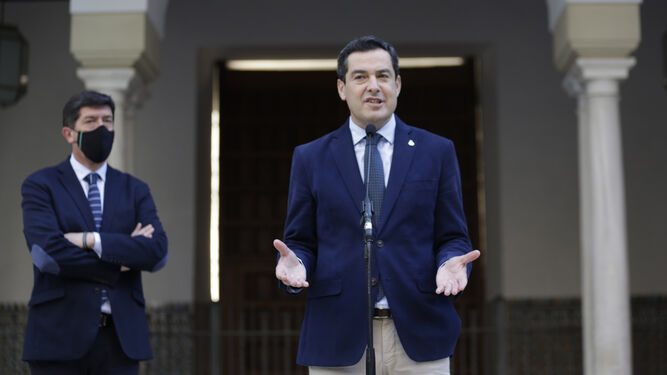 Juanma Moreno, junto a Juan Marín en su comparecencia para defender la solidez del Gobierno andaluz.