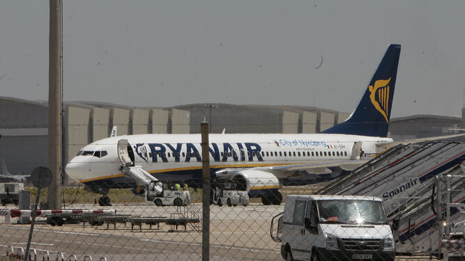 Aviones de Ryanair en el aeropuerto de Sevilla