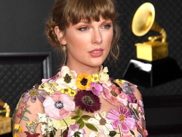 El llamativo vestido floral de &Oacute;scar de la Renta adaptado para Taylor Swift