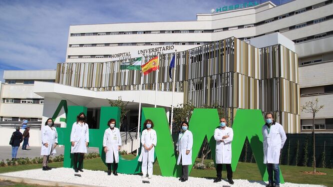 Sanitarios del Hospital Virgen Macarena que elaboraron el estudio premiado.