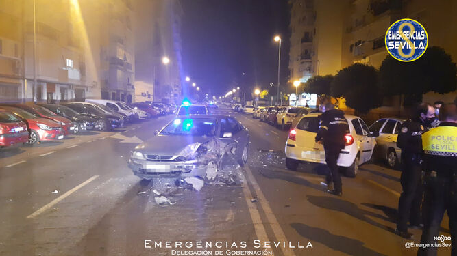 Un conductor que triplicaba la tasa de alcohol causa un accidente invadiendo el sentido contrario en Sevilla