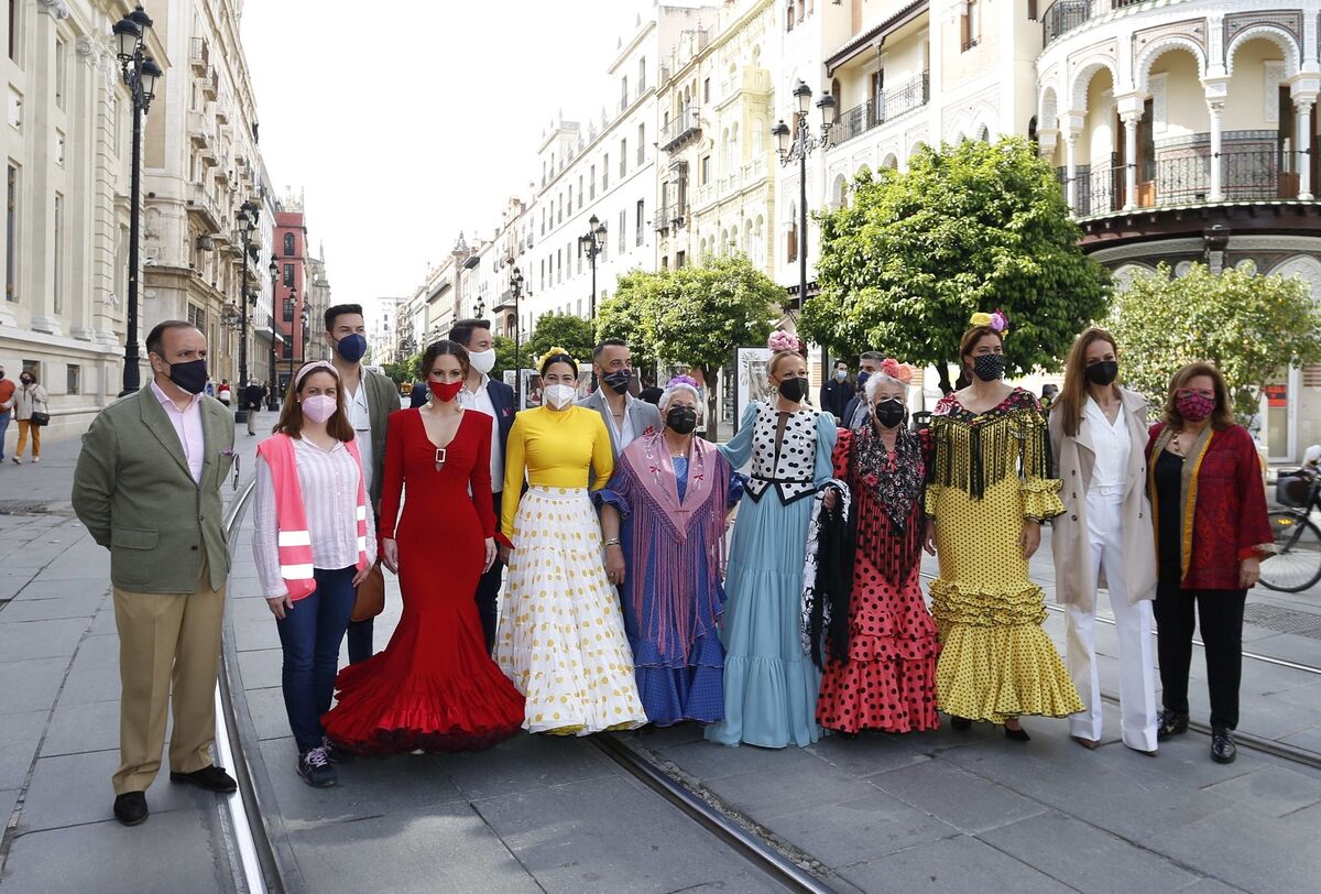 La Feria de Abril se con dos exposiciones de moda flamenca con González y los 'héroes de pandemia' protagonistas