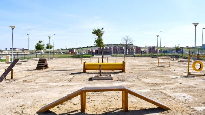 Osuna instala el primer parque para el adiestramiento de perros en una superficie de 1.800 m2