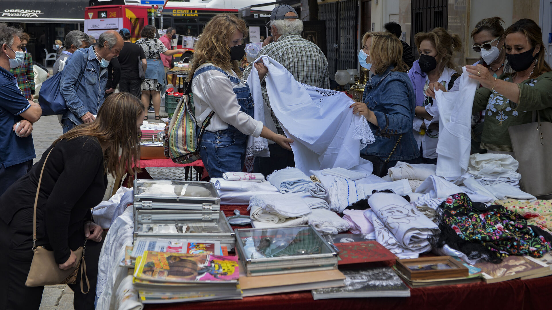 El mercadillo del Jueves: retratos de la calle Feria