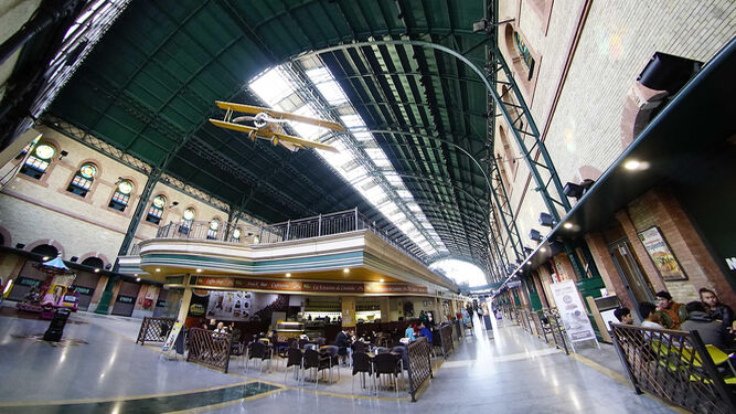 El interior del centro comercial Plaza de Armas.