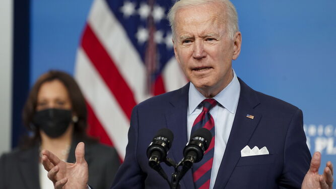Biden y su gobierno apoyan la suspensión de patentes