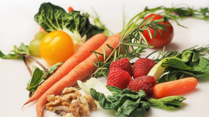 Las frutas y verduras pueden albergar bacterias y suciedad perjudiciales para nuestra salud