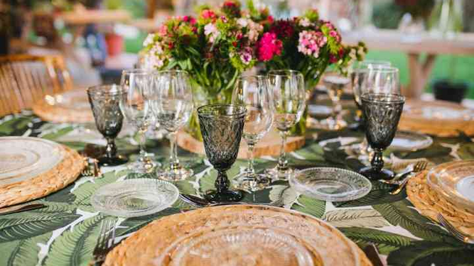 tambor Cincuenta Botánico Cinco ideas para decorar la mesa con estilo y ser la mejor anfitriona en  las comidas con tus amigos