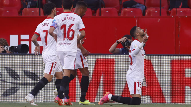 En-Nesyri celebra el gol que le dio el triunfo al Sevilla contra el Valencia.