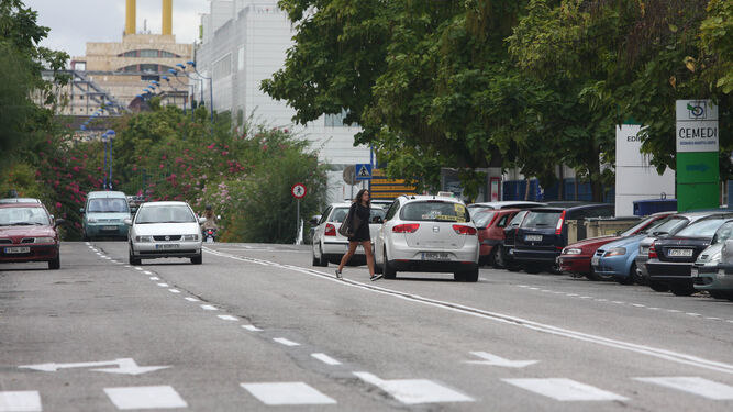 La movilidad en coche privado predomina en las calles interiores del Parque Científico y Tecnológico Cartuja.