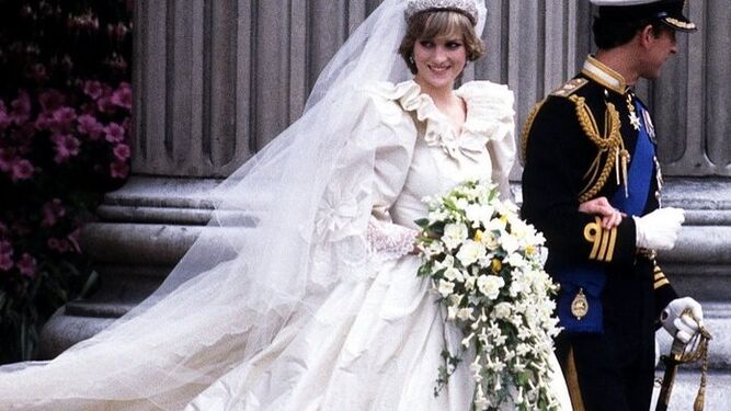 La princesa Diana, con el icónico vestido de novia de su boda en 1981.